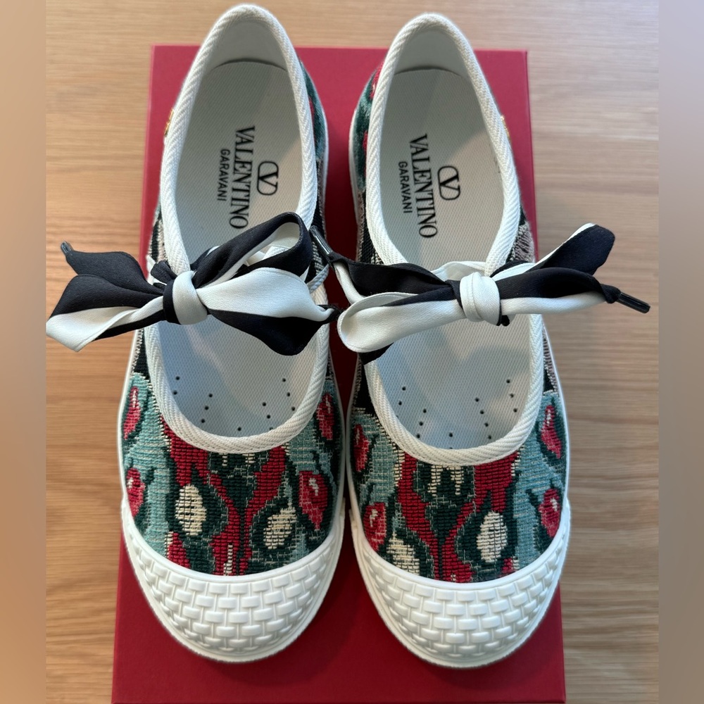 VALENTINO BALLERINA BAY BY BAY SNEAKER IN JACQUARD FABRIC WITH FLORAL EMBROIDERY